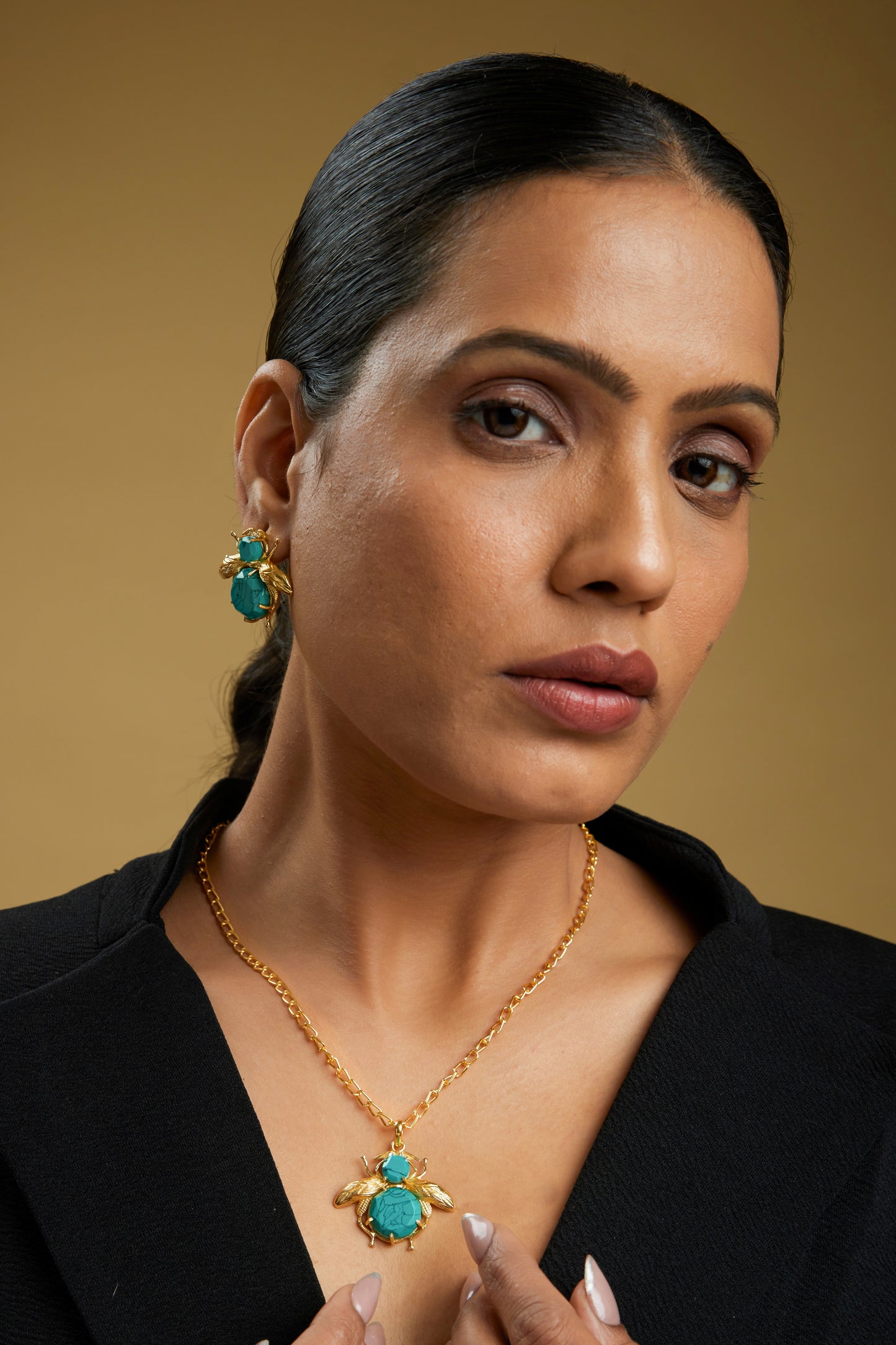 Aqua Bee Necklace - 18k Gold Plated, Anti Tarnish