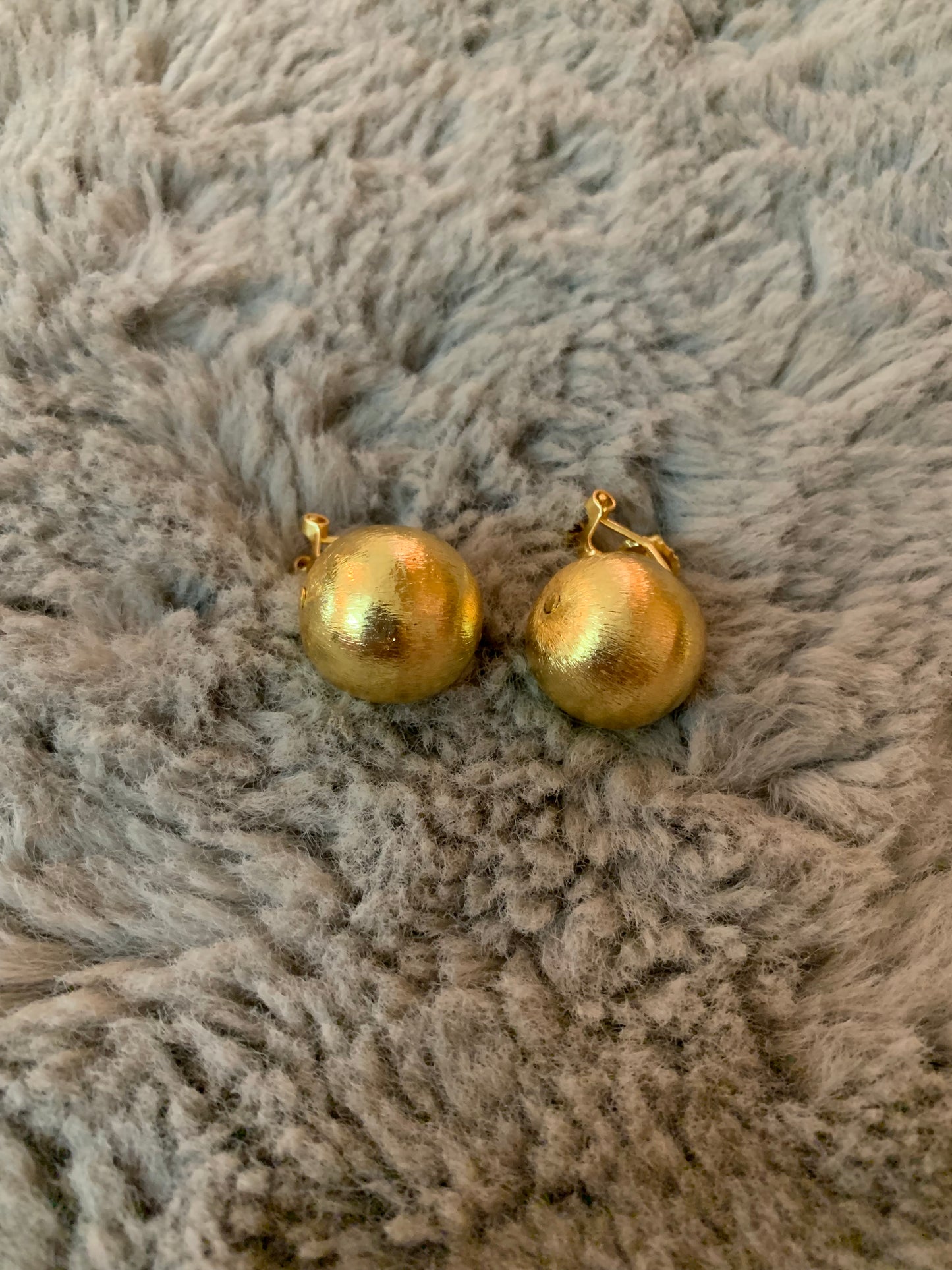 Shape Studs Globe - Anti Tarnish