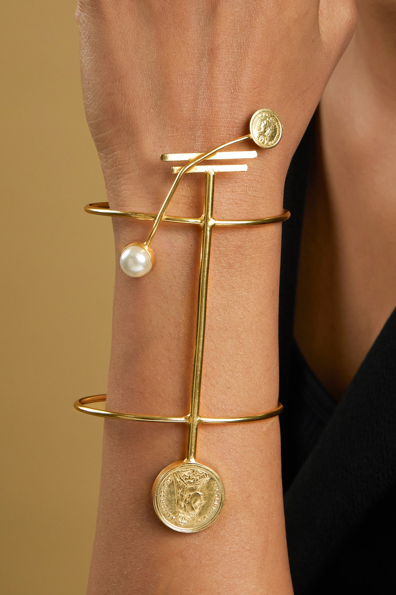 Mezo Cuff Bracelet - 18k Gold Plated, Anti Tarnish