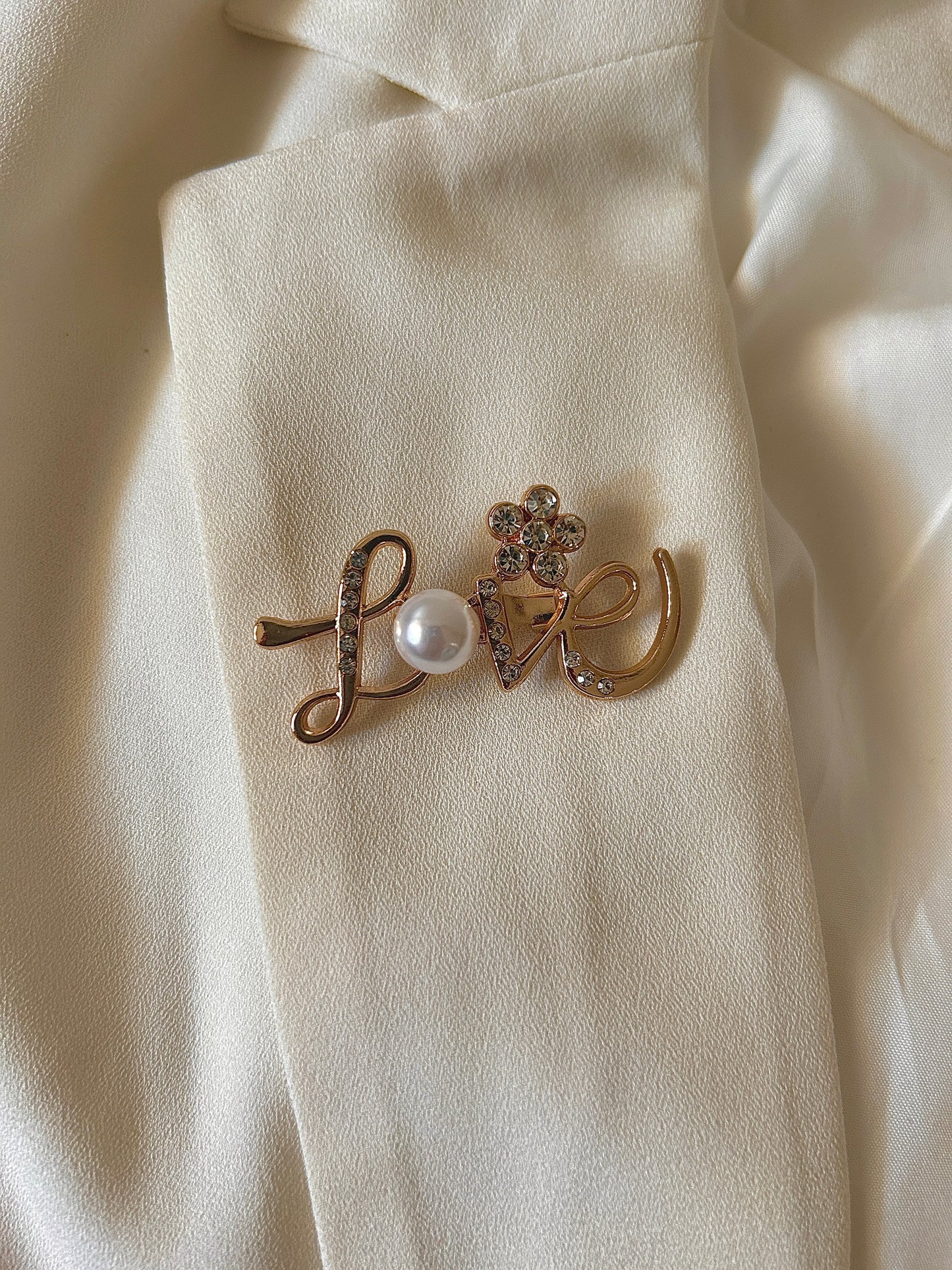 Love Pearl Pin Brooch