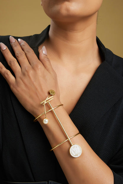 Mezo Cuff Bracelet - 18k Gold Plated, Anti Tarnish