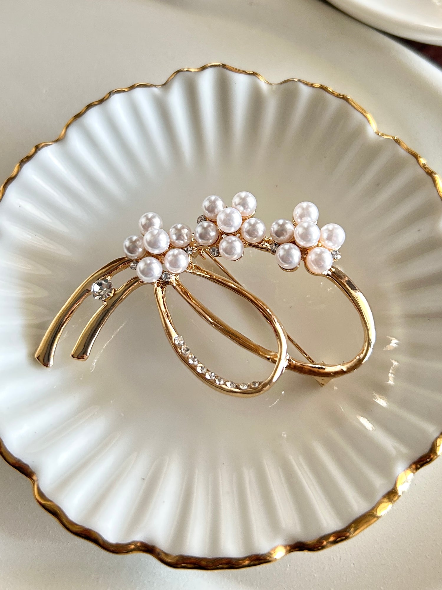 Yeta Pearl Studded Brooch