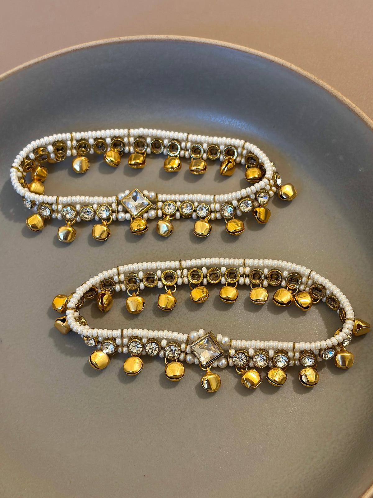 Gayatri Pearl Ghungroo Kundan Elasticated Payal