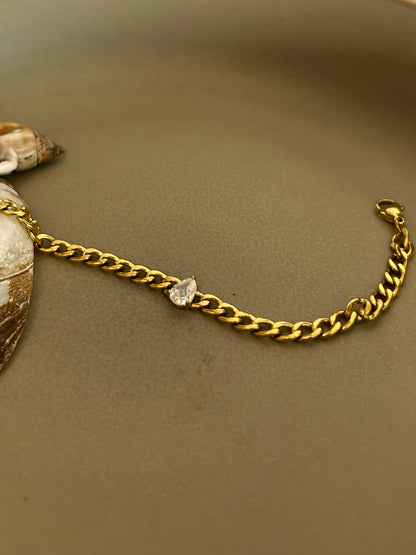 Luve Bracelet - Waterproof, 18k Gold Plated