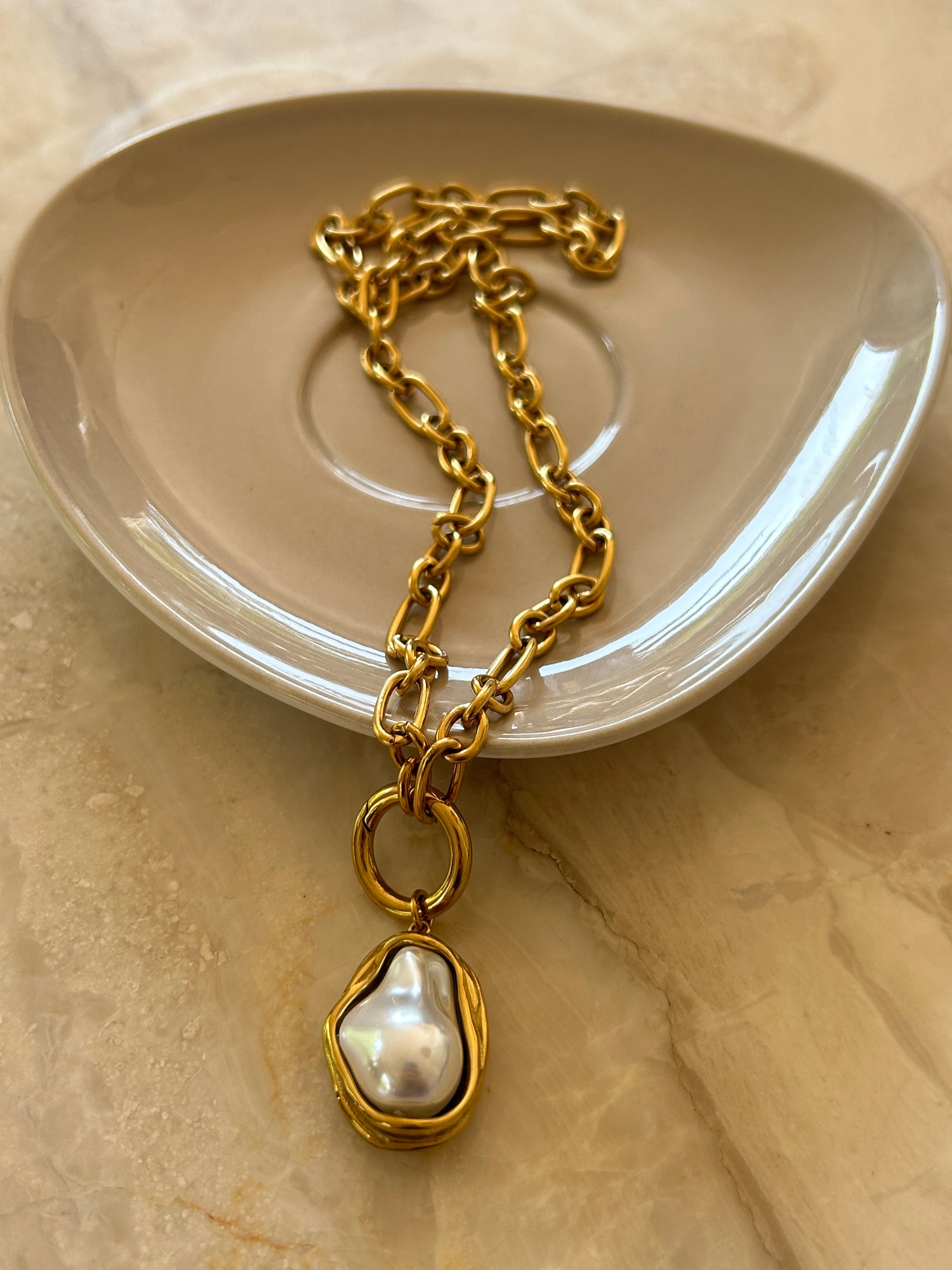 Prina Round Necklace - Waterproof, 18k Gold Plated