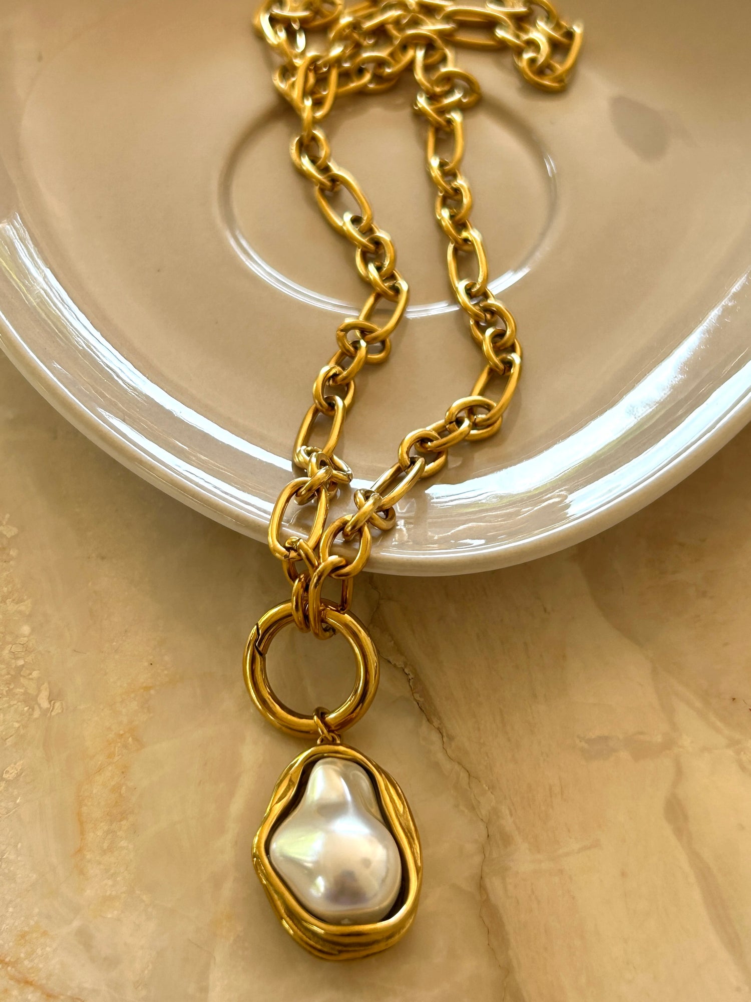 Prina Round Necklace - Waterproof, 18k Gold Plated
