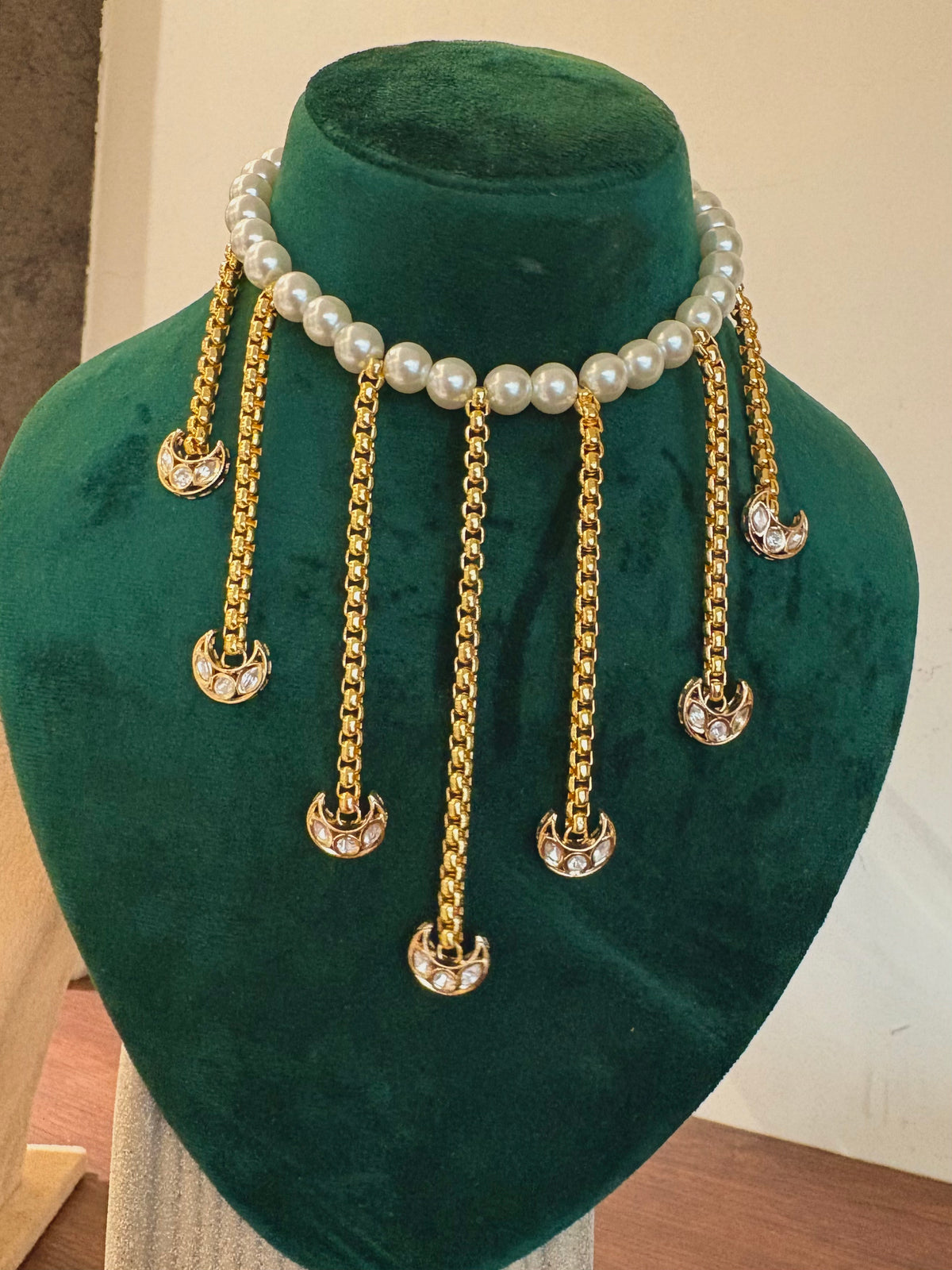 Sobia Polki Kundan Chaand Glass Pearls Choker Necklace