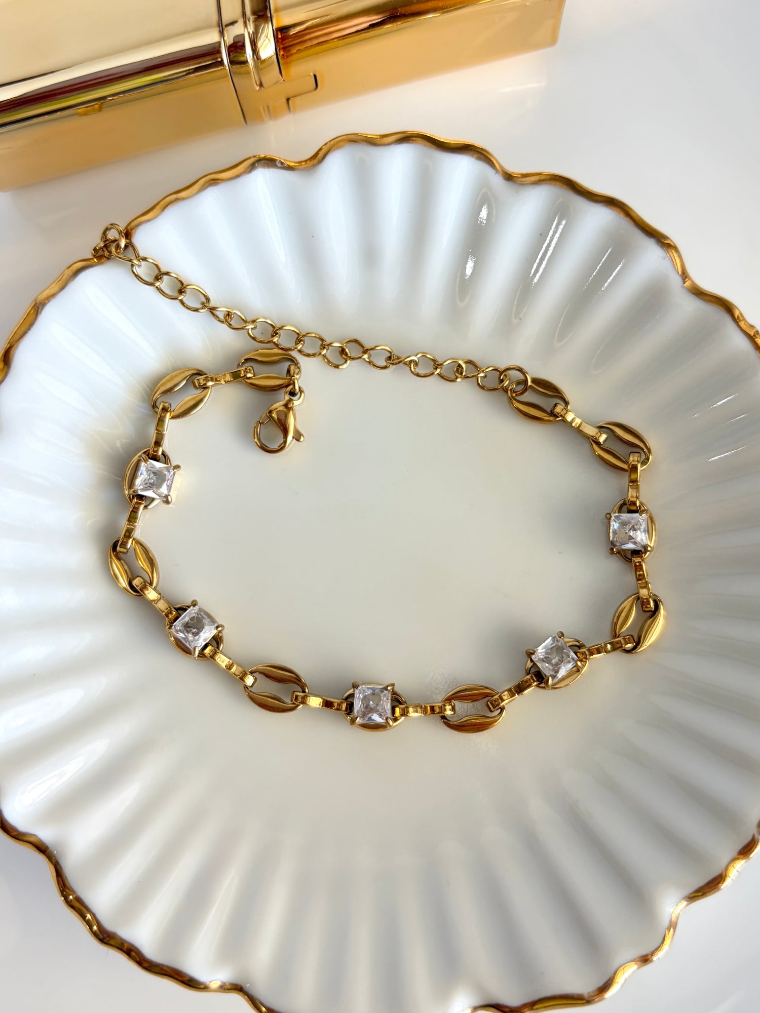 Savannah Gold Princess-Cut Mariner Link Bracelet