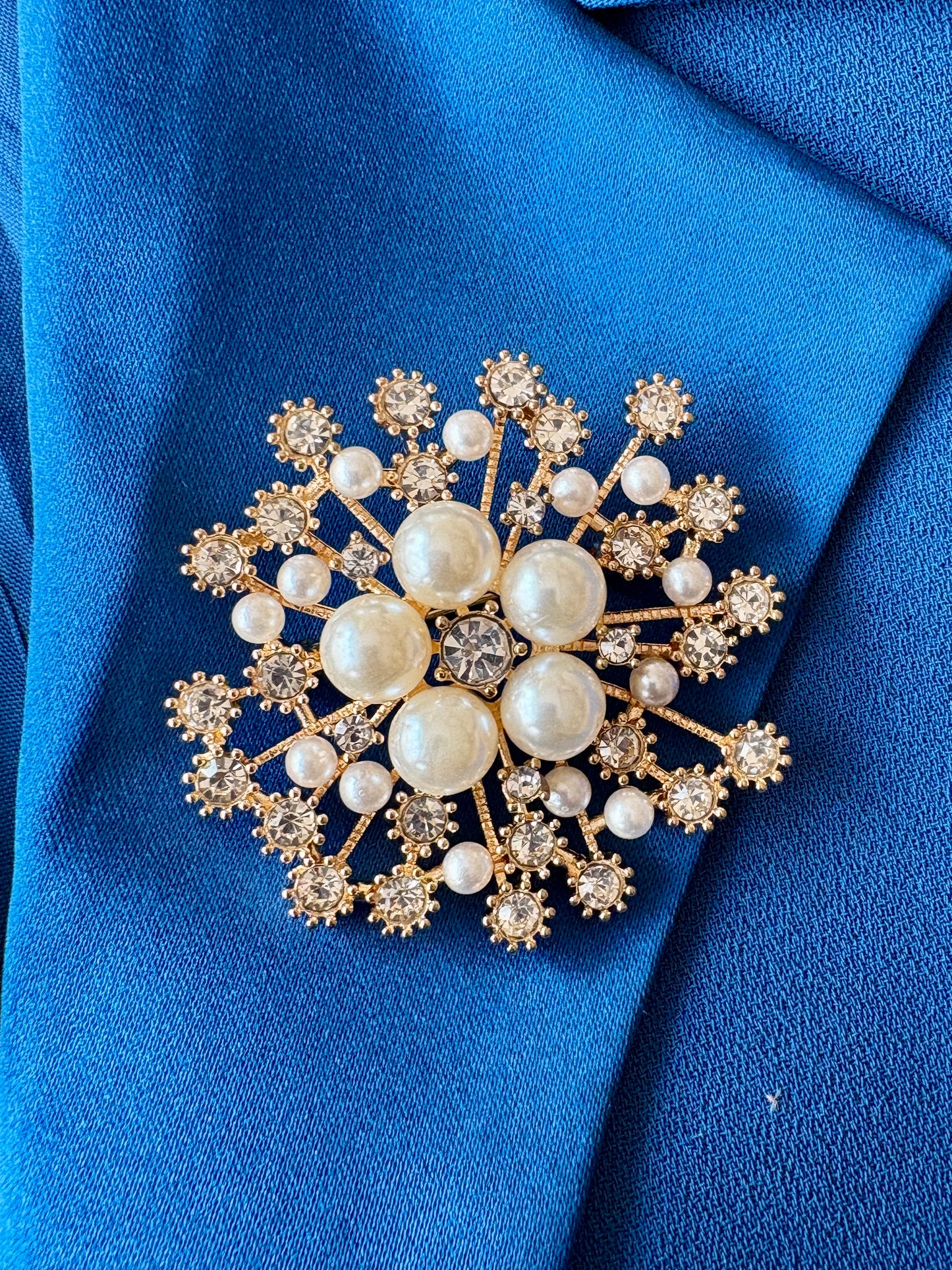 Snowflake Pearl Studded Brooch