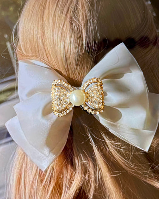 Bow Pearl Brooch