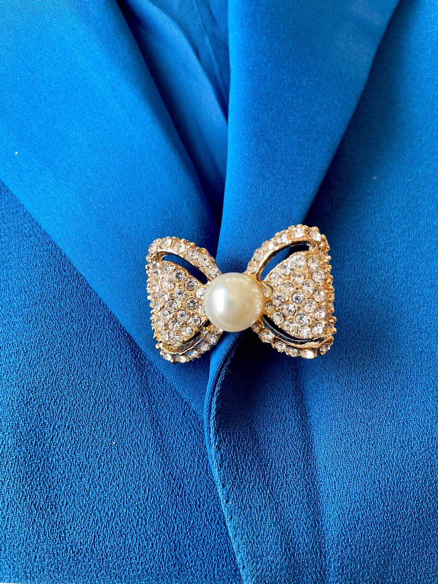 Bow Pearl Brooch