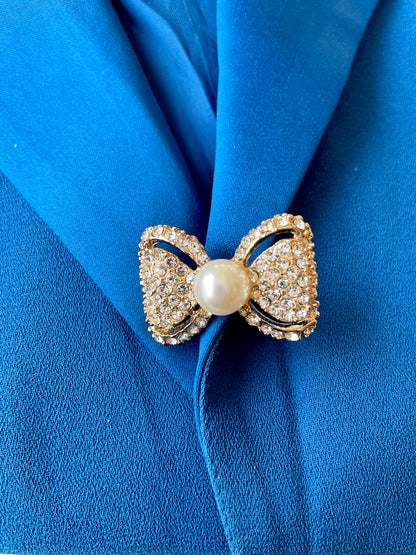 Bow Pearl Brooch
