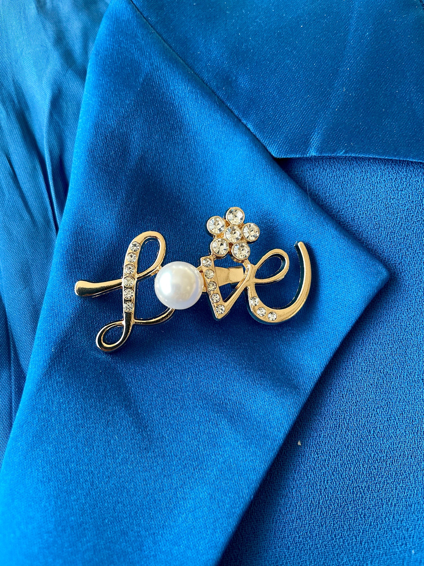 Love Pearl Pin Brooch