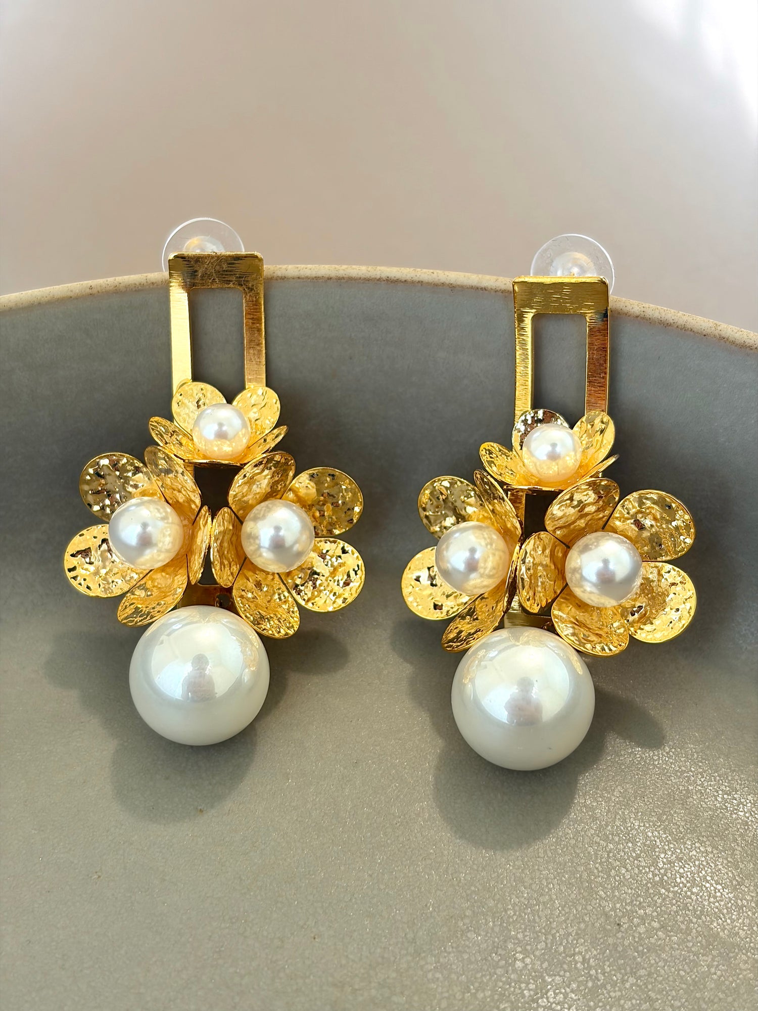 Cluster Round Pearl Earrings