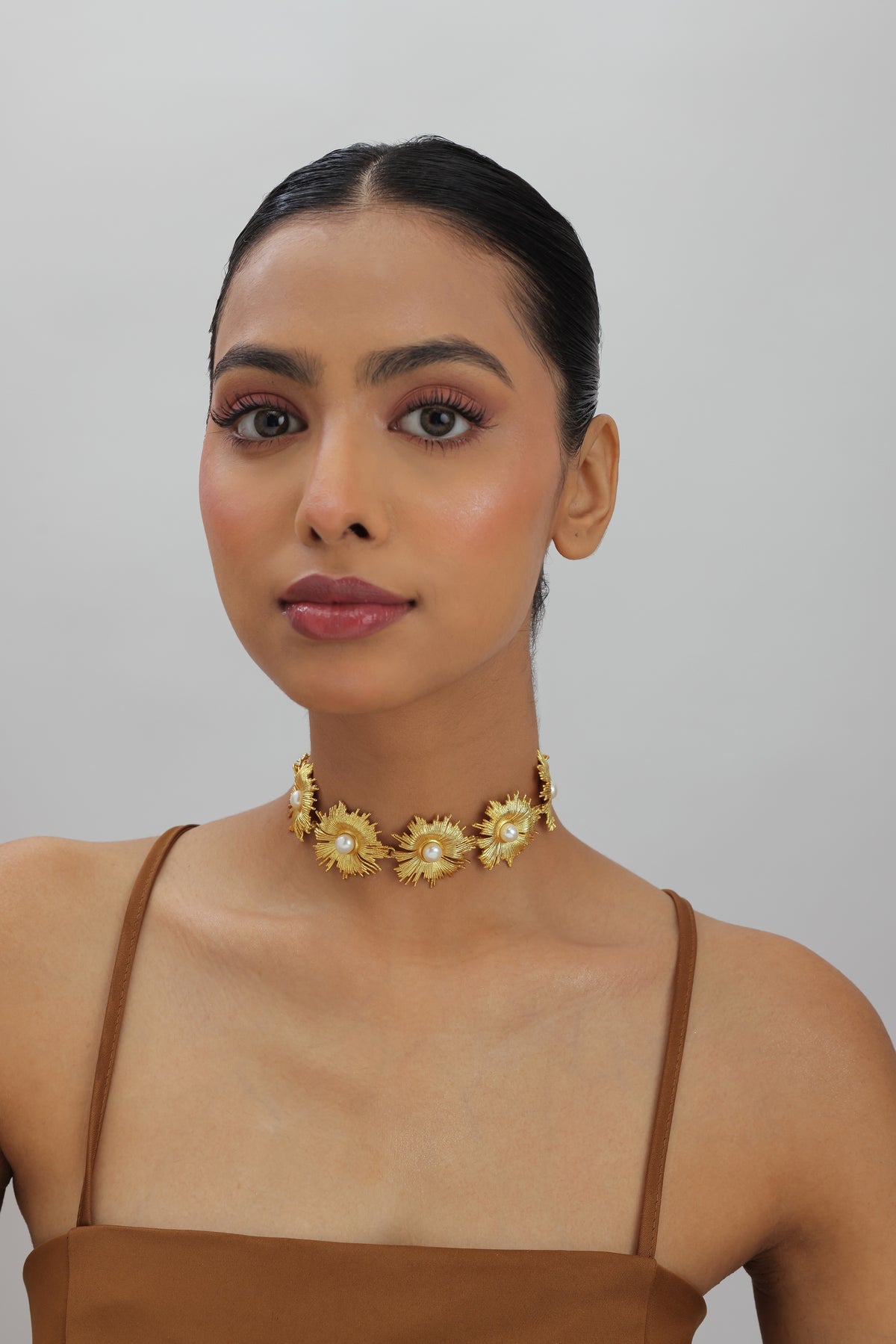 Sunflower Pearl Detailed Gold Chunky Choker