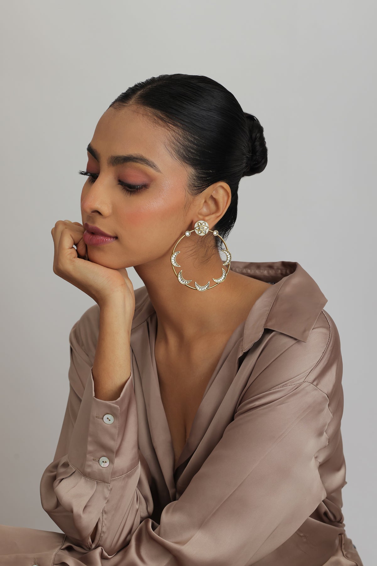 Tamanna Chaand Kundan Studded Chandbali Earrings