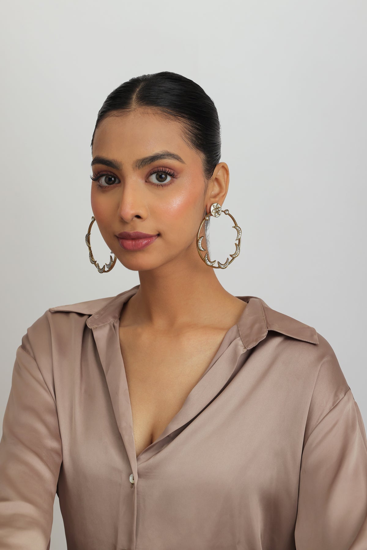 Tamanna Chaand Kundan Studded Chandbali Earrings