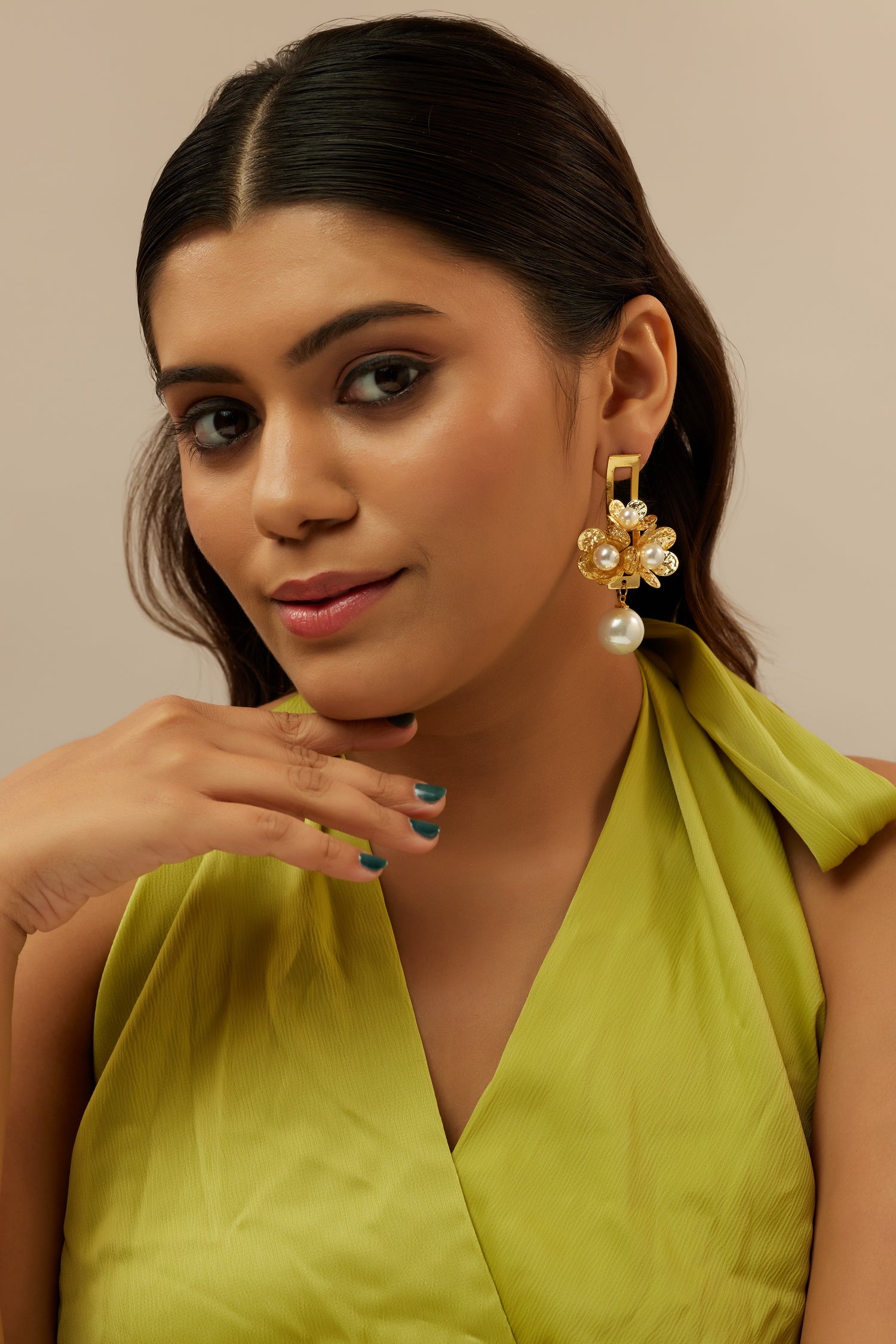 Cluster Round Pearl Earrings