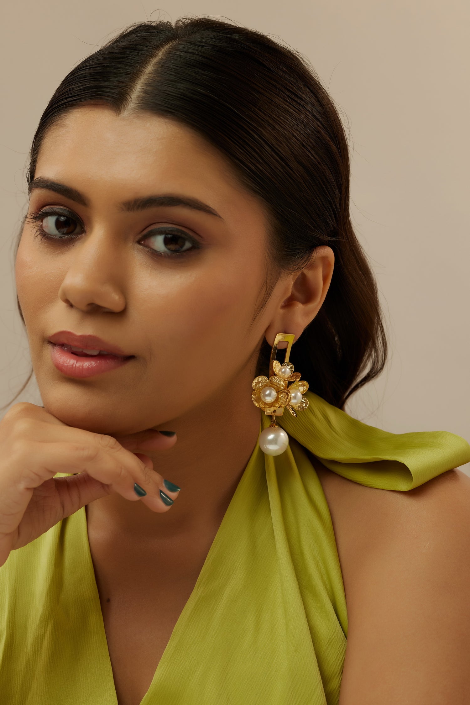 Cluster Round Pearl Earrings